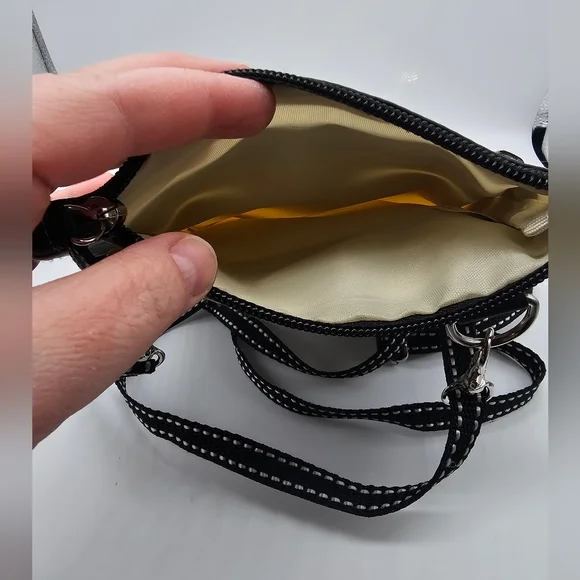 Scout Crossbody Purse - Picture 3 of 4